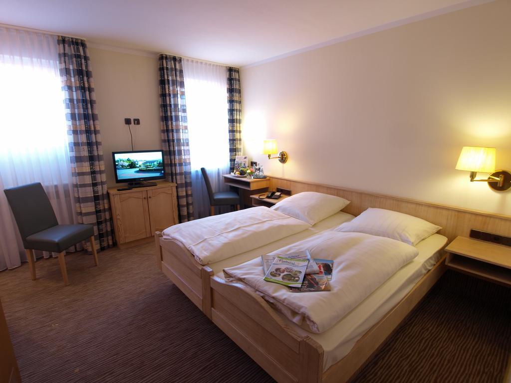 Hotel Landhaus Silbertanne Rotenburg an der Fulda Exteriör bild