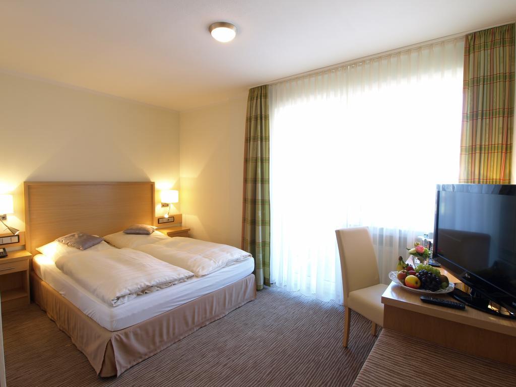 Hotel Landhaus Silbertanne Rotenburg an der Fulda Exteriör bild