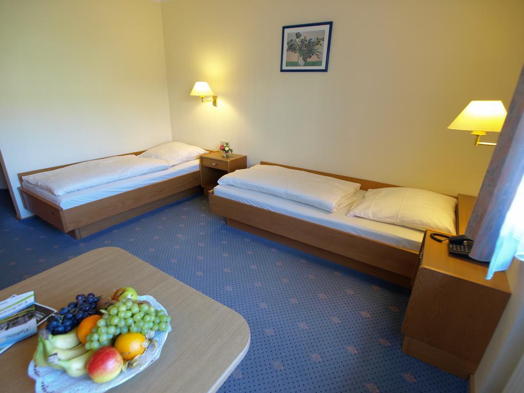 Hotel Landhaus Silbertanne Rotenburg an der Fulda Exteriör bild